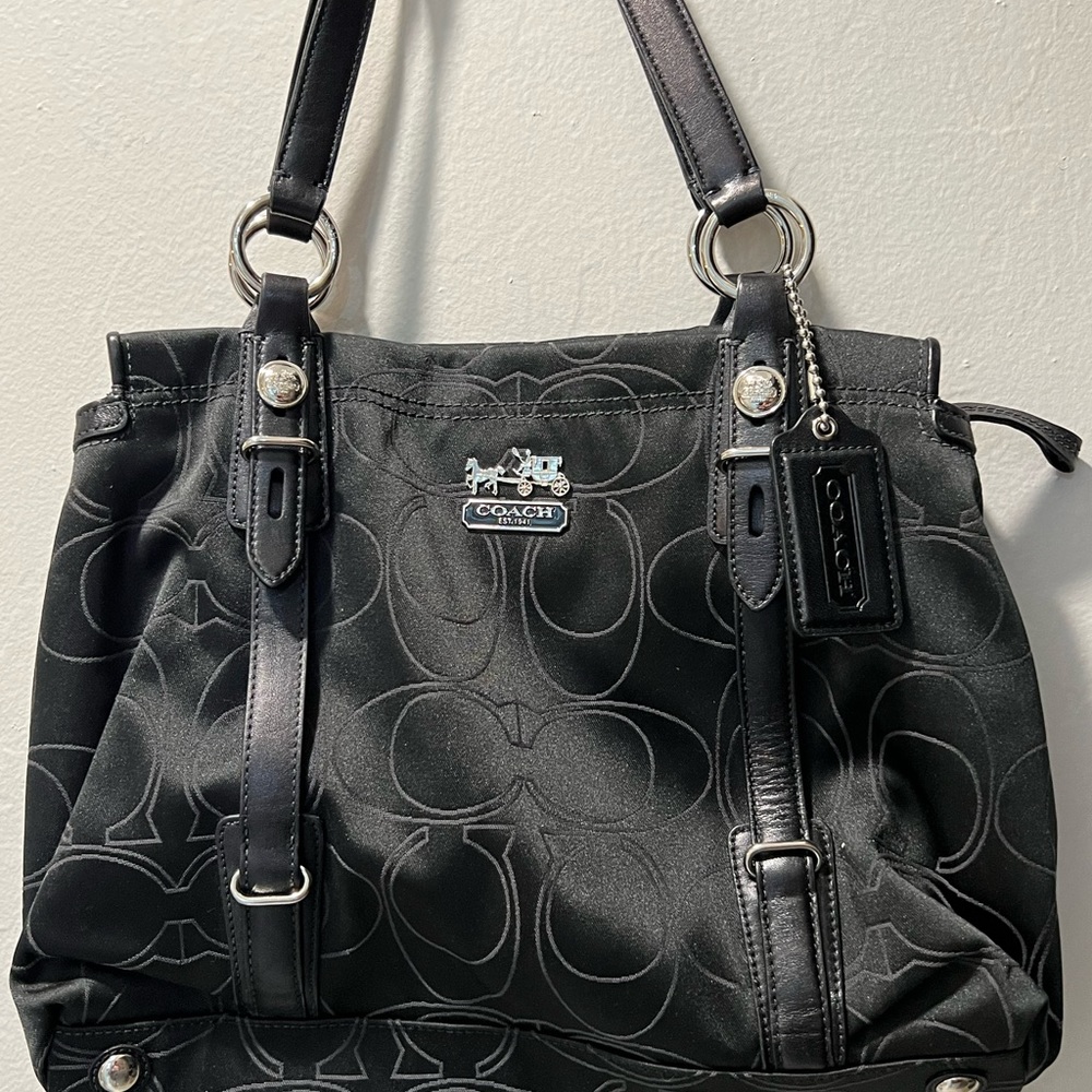 COACH Handbag “Like New” No signs of wear-Gorgeous! - Picture 6 of 15